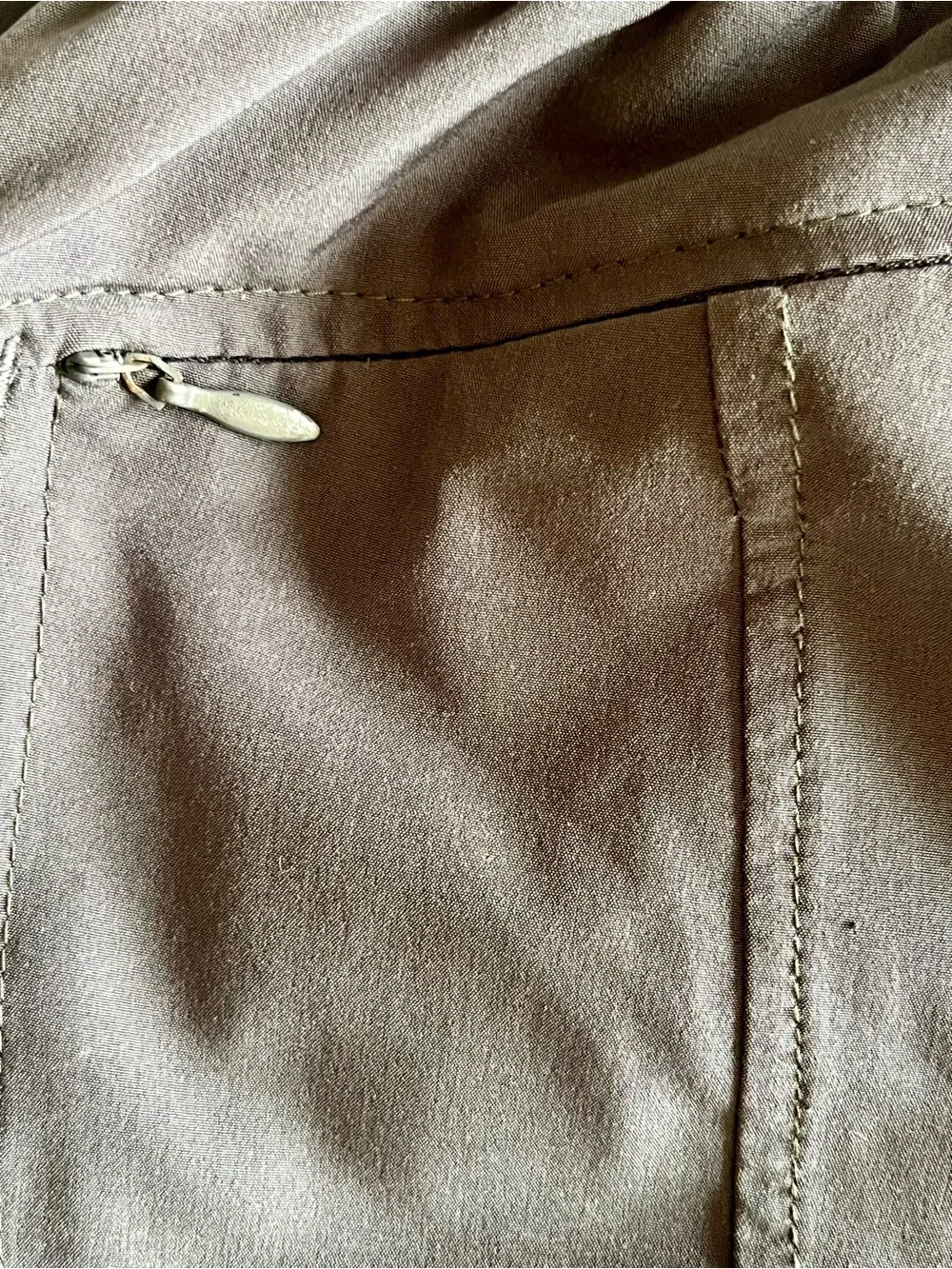 Calvin Klein Performance Quick-Dry Gray Elastic Waist Cropped Jogger Pants - Picture 11 of 14